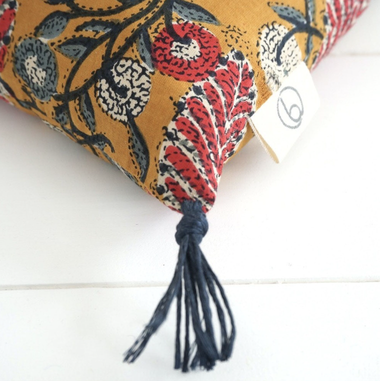 Petit Coussin Bouillotte Noyaux de Cerises - Claire Beaugrand